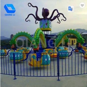 Езда масленицы осьминога на открытом воздухе людей езд острых ощущений 30 парка атракционов роторная
