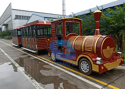 Езда электропоезда емкости взрослых поездки на поезде 42 масленицы тематического парка